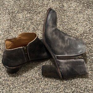 Bedstu Weathered Grey Round Toe Boho Leather Yell Ankle Booties